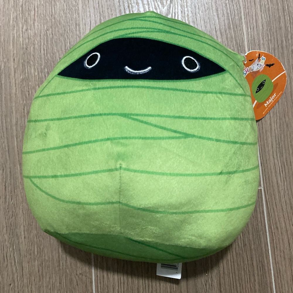 Major 8” squishmallow